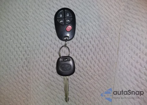 2011 Toyota Sienna Le V6 from USA, damaged, VIN 5TDKK3DCXBS106254